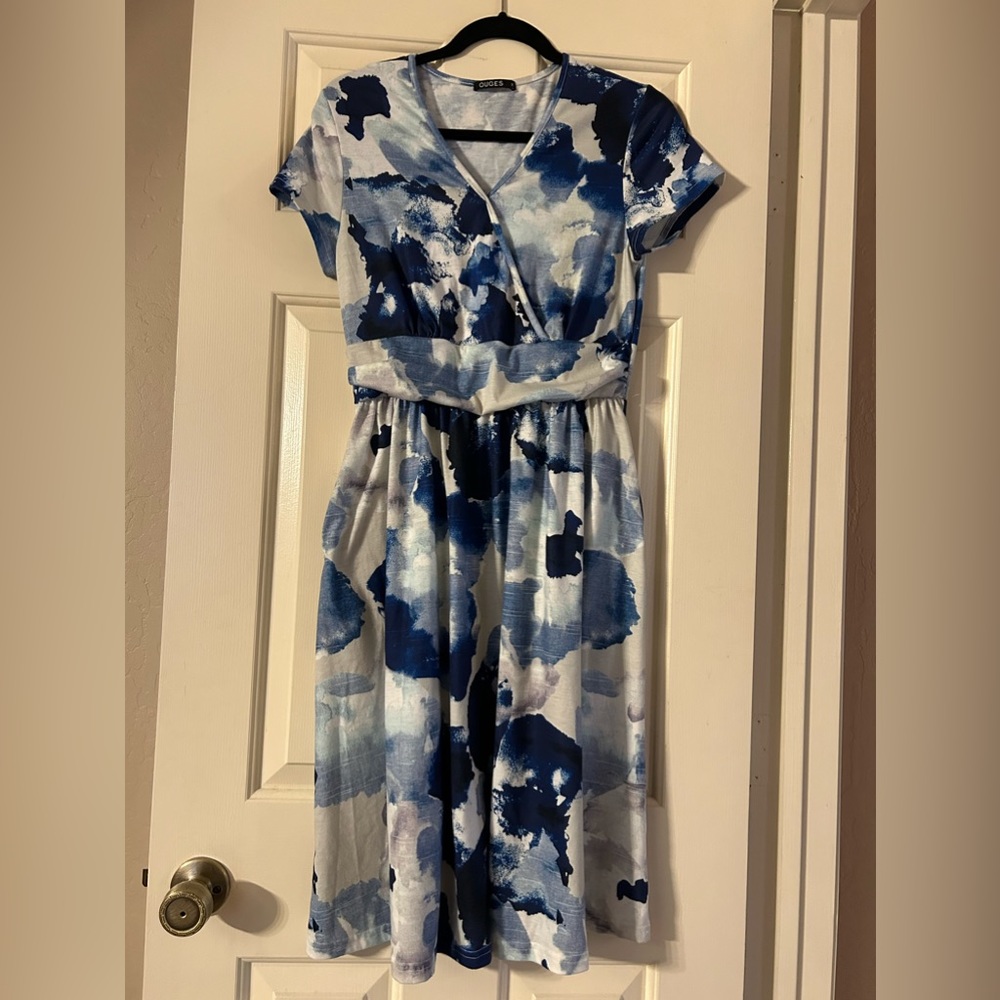 OUGES Short blue dress size M